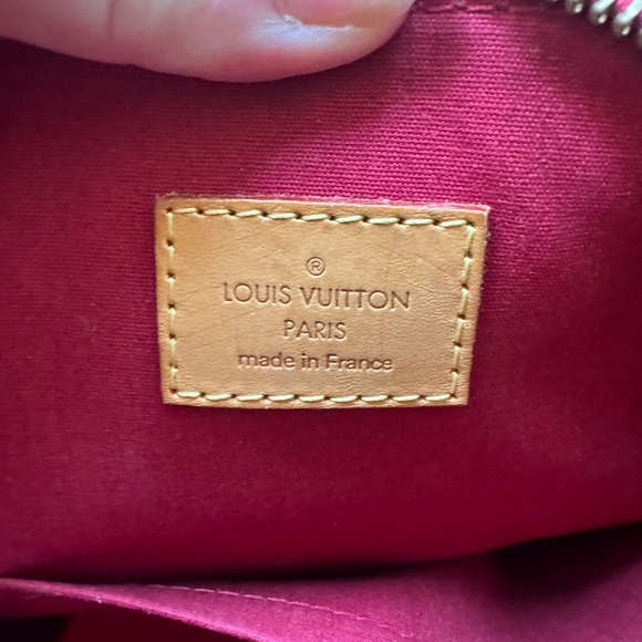 Louis Vuitton Vernis Bellevue GM RED AUTHENTIC - Picture 9 of 16